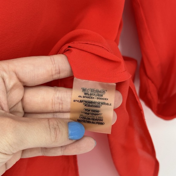 Alice + Olivia Sz L Red Silk Roll Tab Sleeve V Neck Classic Blouse Career Office - Picture 10 of 12